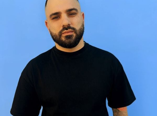 Aruxia Drops Hypnotic New Tech House Single Mademoiselle